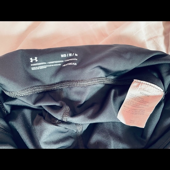FINAL PRICE $25 & FREE SHIP! Under Armour compressive leggings with strings (M) - Picture 3 of 7